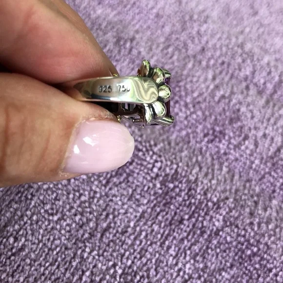 Lagos ring - amethyst set in sterling silver with 18K gold Caviar beading - Picture 8 of 16